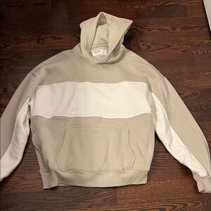 Hollister Beige and White Hoodie boxy fit men’s size large L